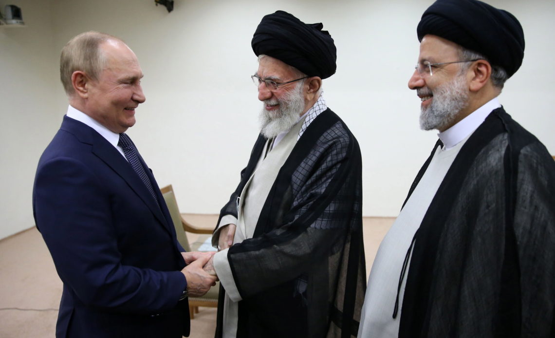 EEUU alertó que la alianza militar entre Rusia e Irán se convirtió en una “una asociación a gran escala” que amenaza al mundo