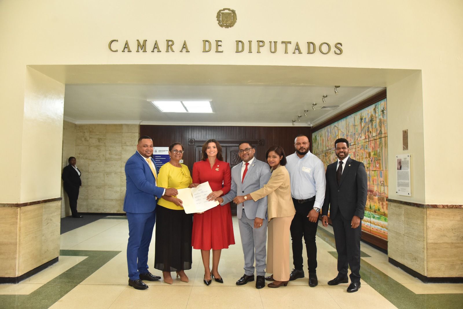 Diputada Kimberly Taveras somete el Proyecto de ley que eleva a municipio el Distrito municipal la Guayiga